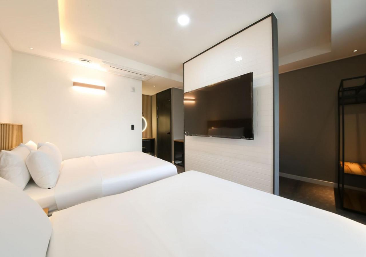 West In Hotel Yeosu Exterior photo